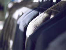 灰色西服、黑色西服和藏藍(lán)色西服的應(yīng)用